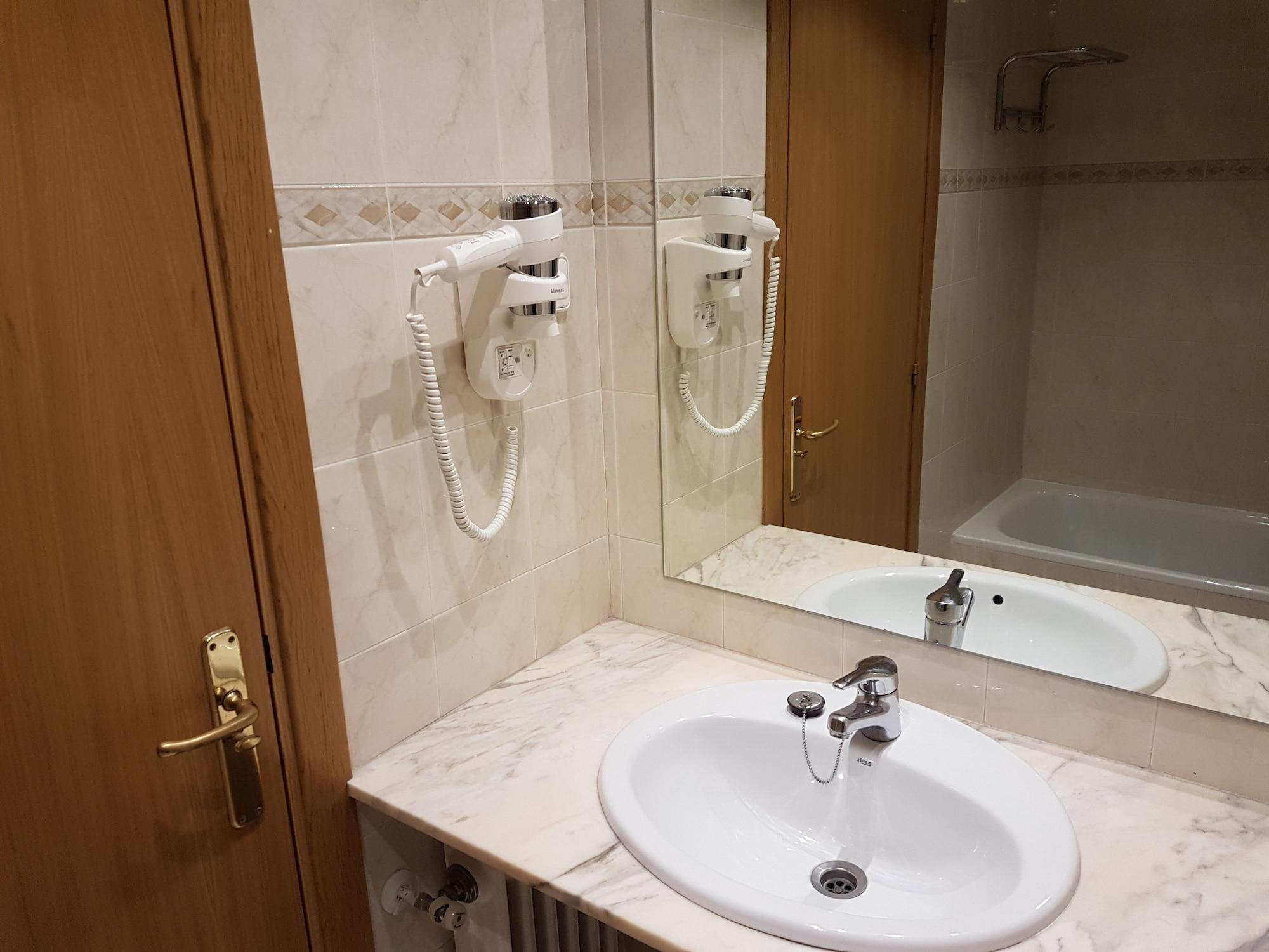 Hotel Guineu Pas De La Casa Dış mekan fotoğraf